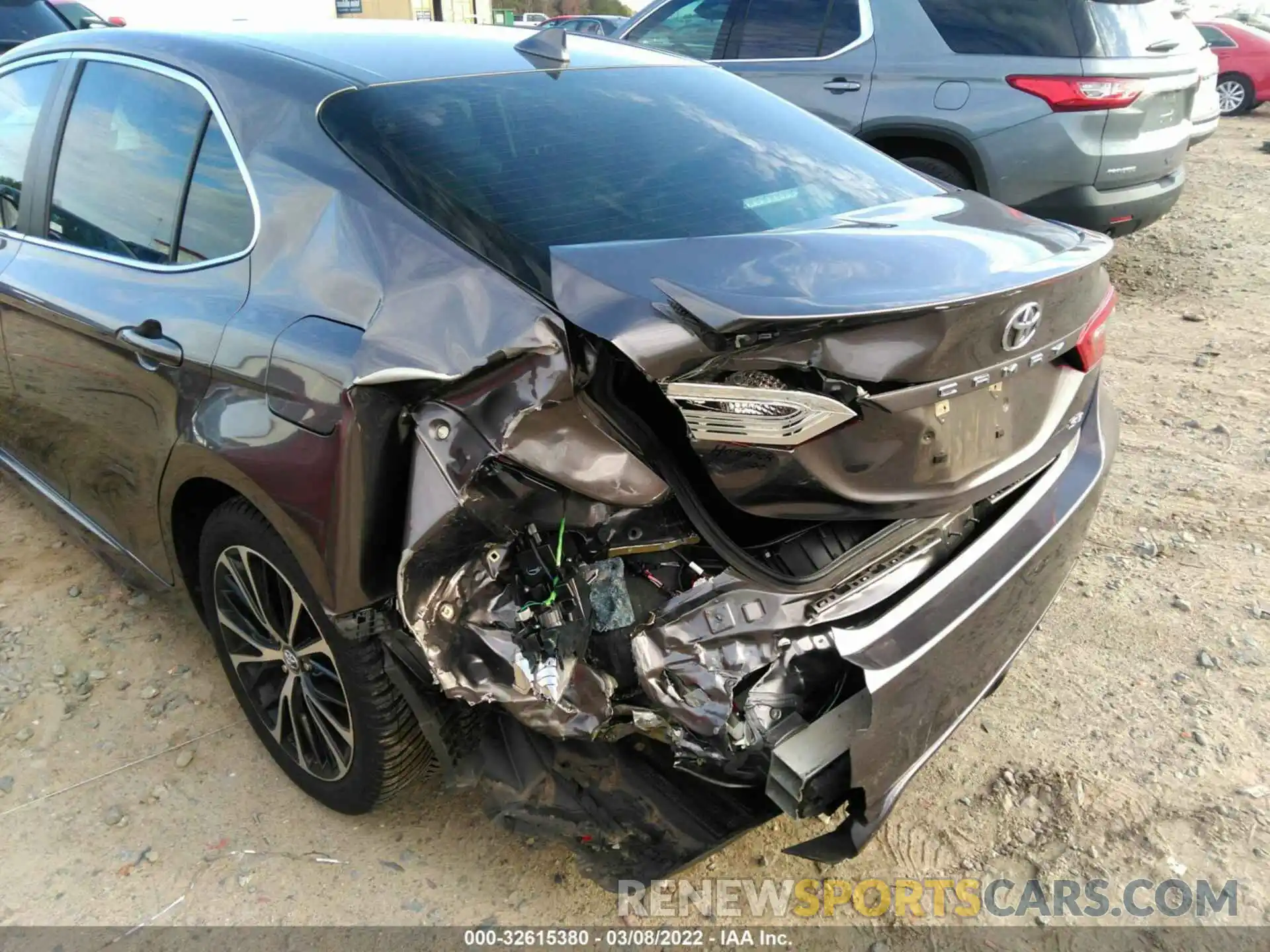 6 Photograph of a damaged car 4T1G11AK2LU916334 TOYOTA CAMRY 2020