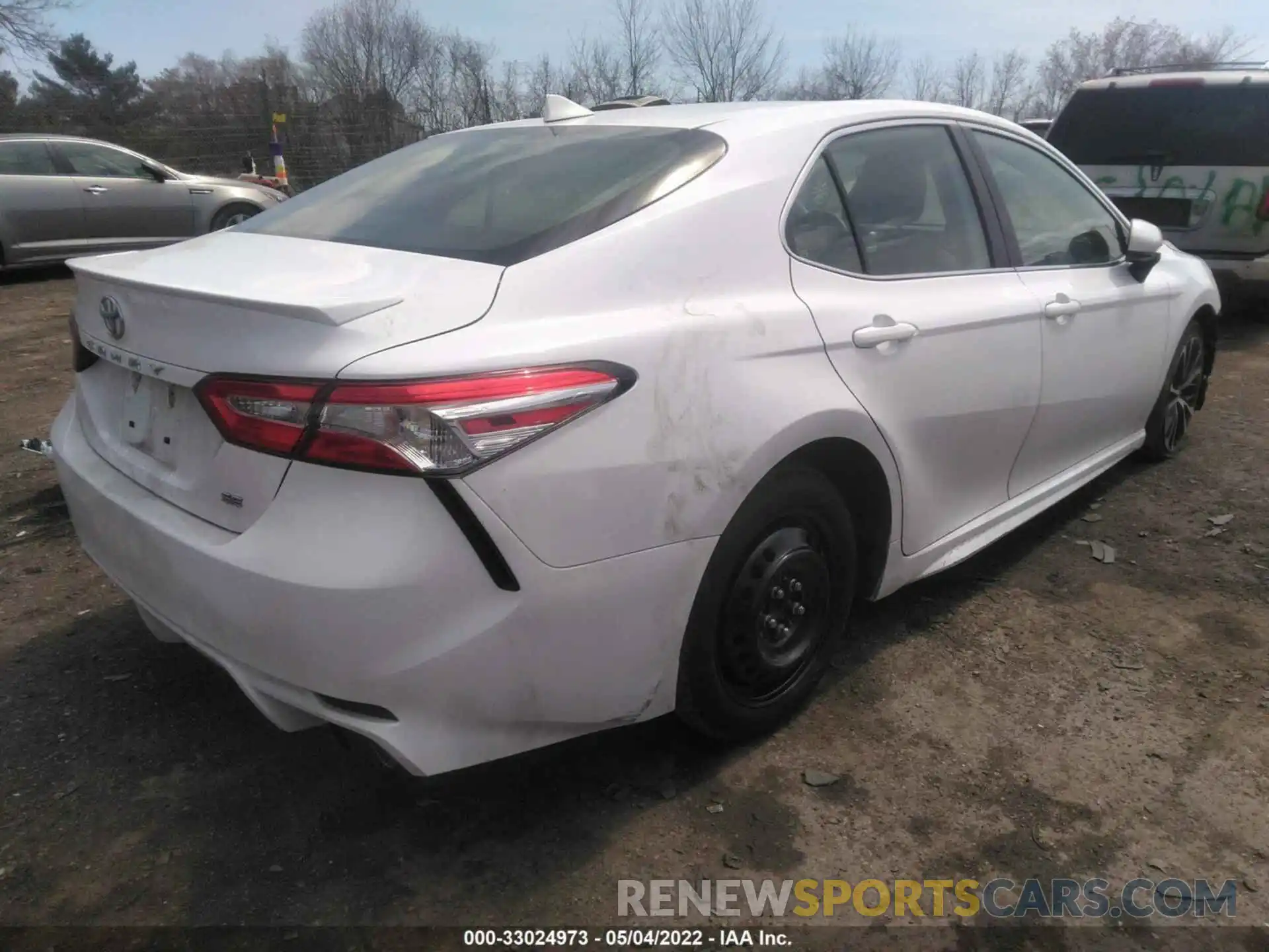 4 Photograph of a damaged car 4T1G11AK2LU930959 TOYOTA CAMRY 2020