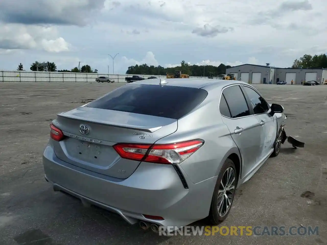 4 Photograph of a damaged car 4T1G11AK2LU939189 TOYOTA CAMRY 2020