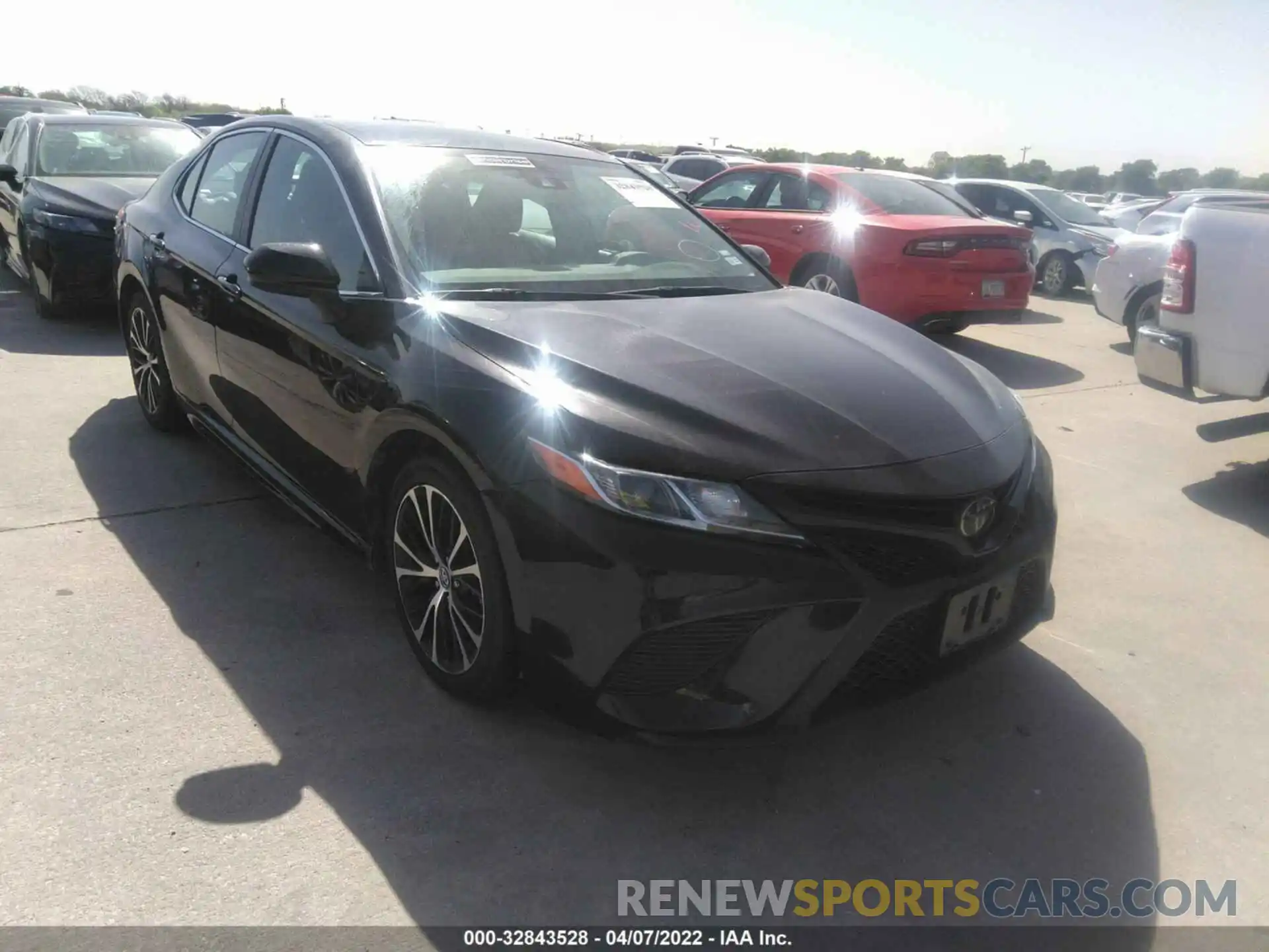 1 Photograph of a damaged car 4T1G11AK2LU942268 TOYOTA CAMRY 2020