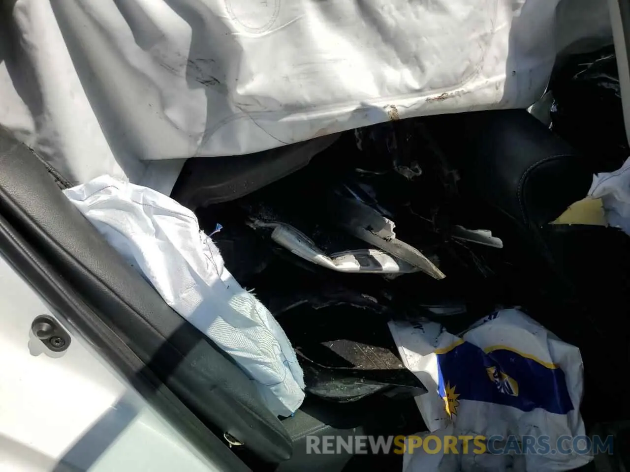 10 Photograph of a damaged car 4T1G11AK2LU942853 TOYOTA CAMRY 2020