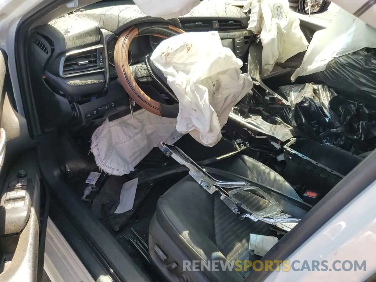 8 Photograph of a damaged car 4T1G11AK2LU942853 TOYOTA CAMRY 2020