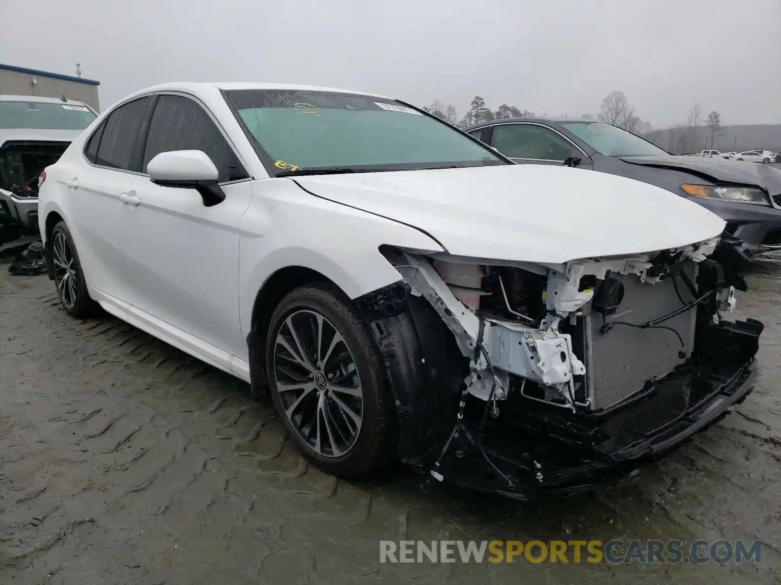 1 Photograph of a damaged car 4T1G11AK2LU954324 TOYOTA CAMRY 2020