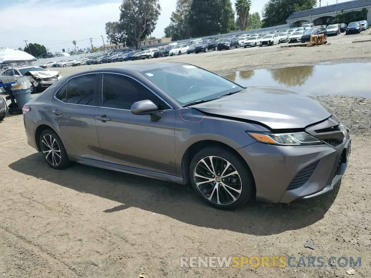 4 Photograph of a damaged car 4T1G11AK2LU962018 TOYOTA CAMRY 2020
