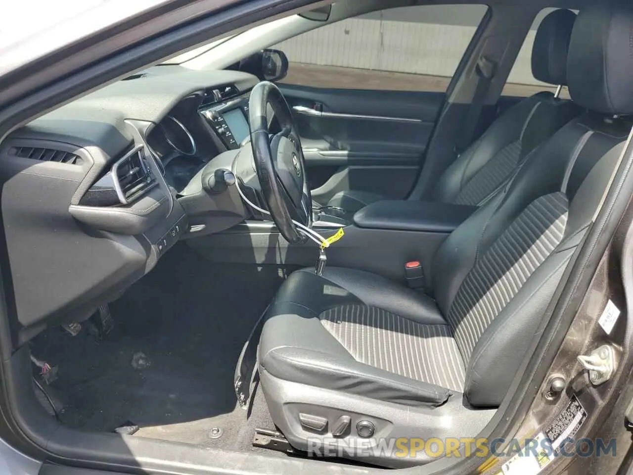 7 Photograph of a damaged car 4T1G11AK2LU962018 TOYOTA CAMRY 2020