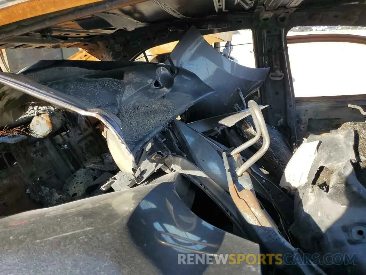 10 Photograph of a damaged car 4T1G11AK2LU972600 TOYOTA CAMRY 2020