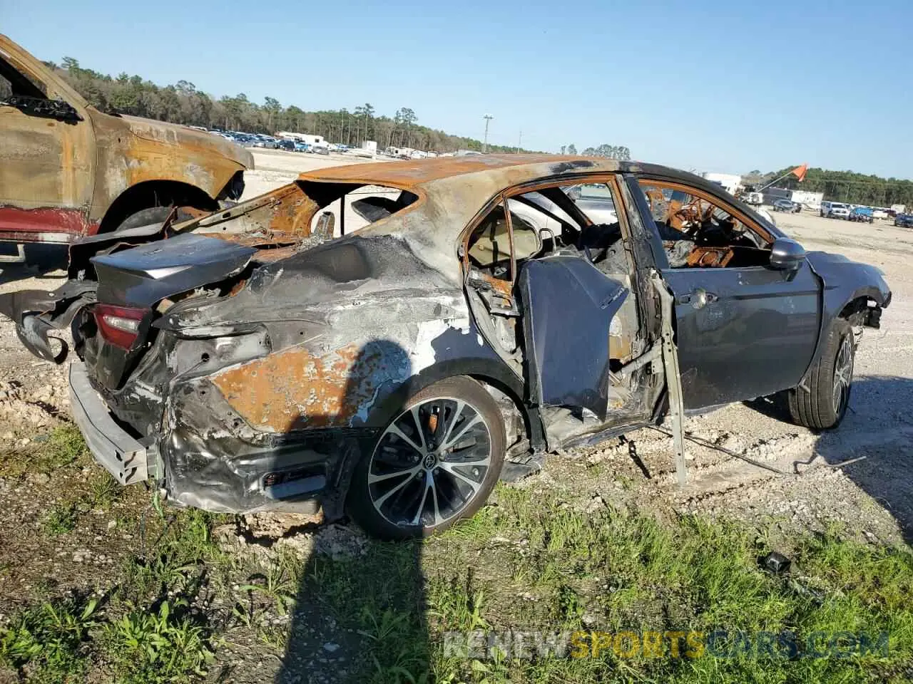 3 Photograph of a damaged car 4T1G11AK2LU972600 TOYOTA CAMRY 2020