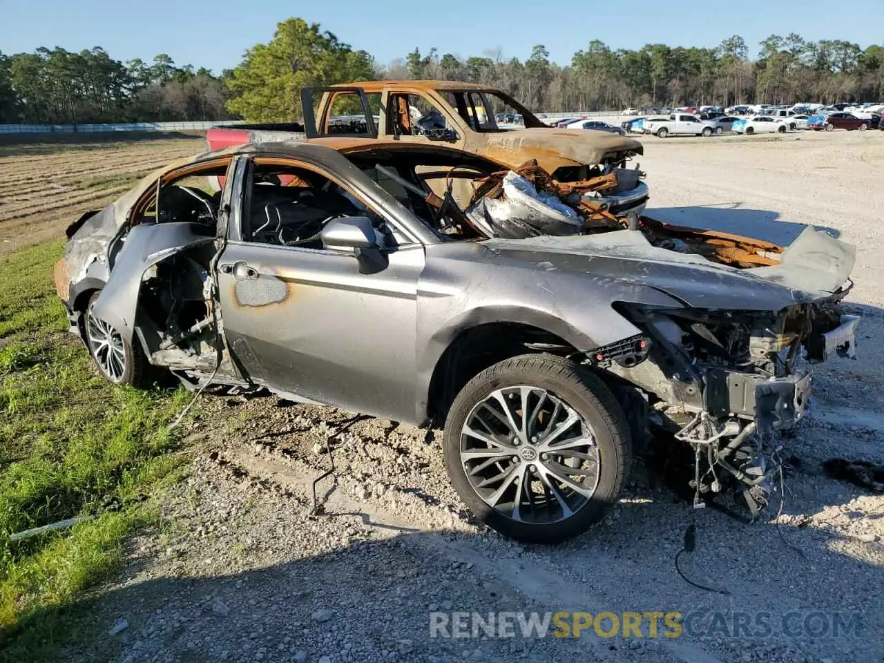 4 Photograph of a damaged car 4T1G11AK2LU972600 TOYOTA CAMRY 2020