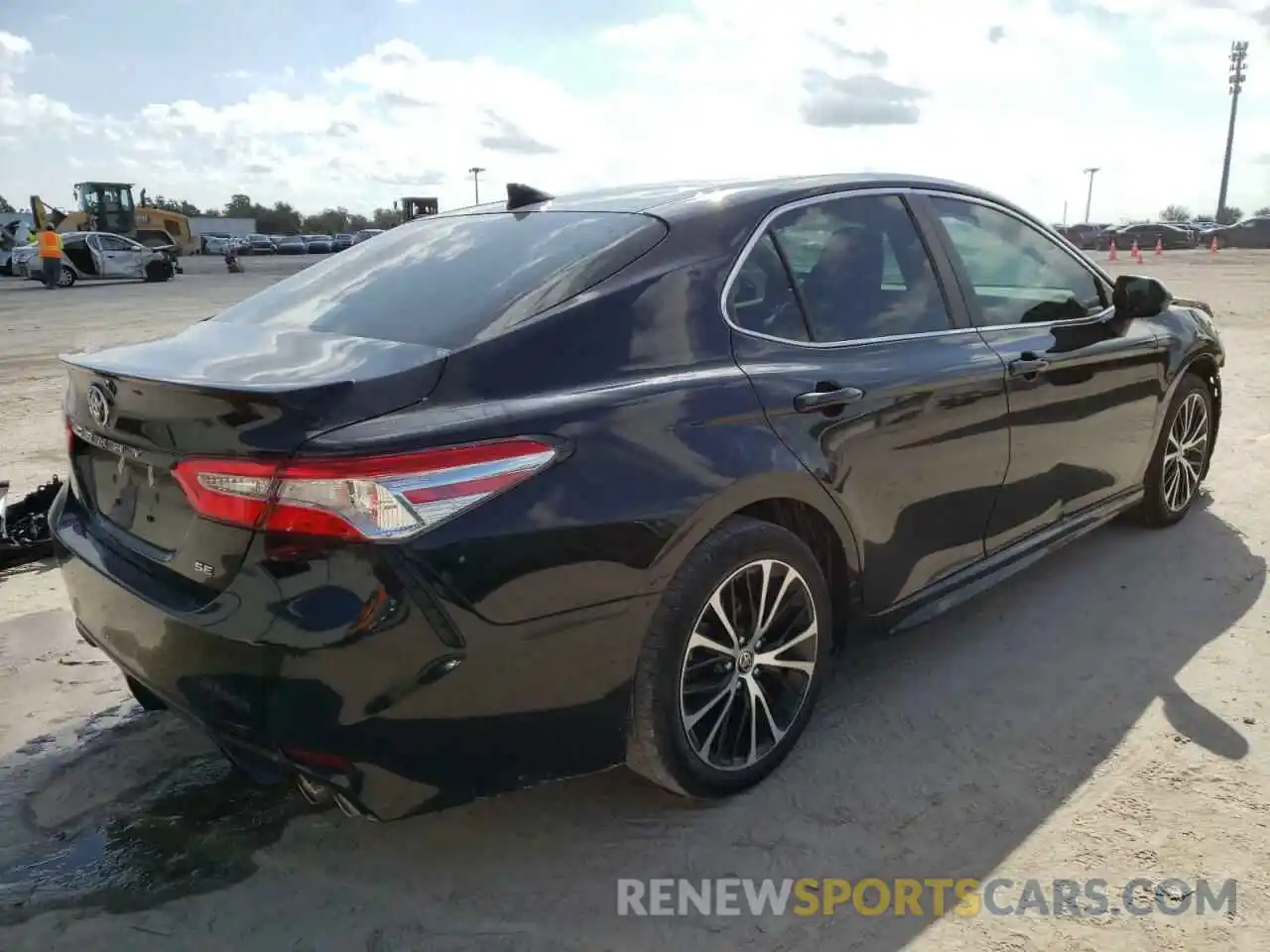 4 Photograph of a damaged car 4T1G11AK2LU973259 TOYOTA CAMRY 2020