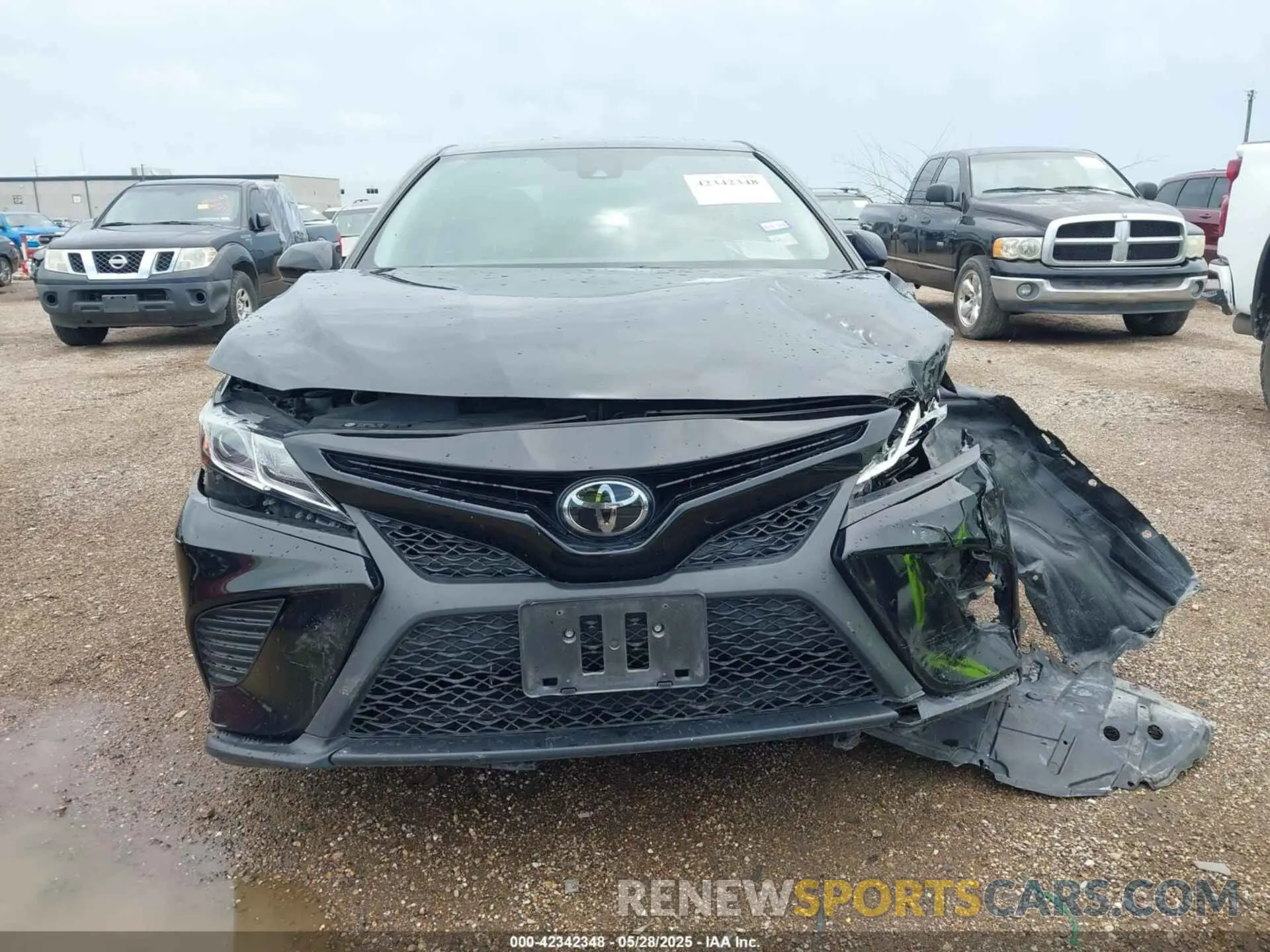 12 Photograph of a damaged car 4T1G11AK2LU975285 TOYOTA CAMRY 2020