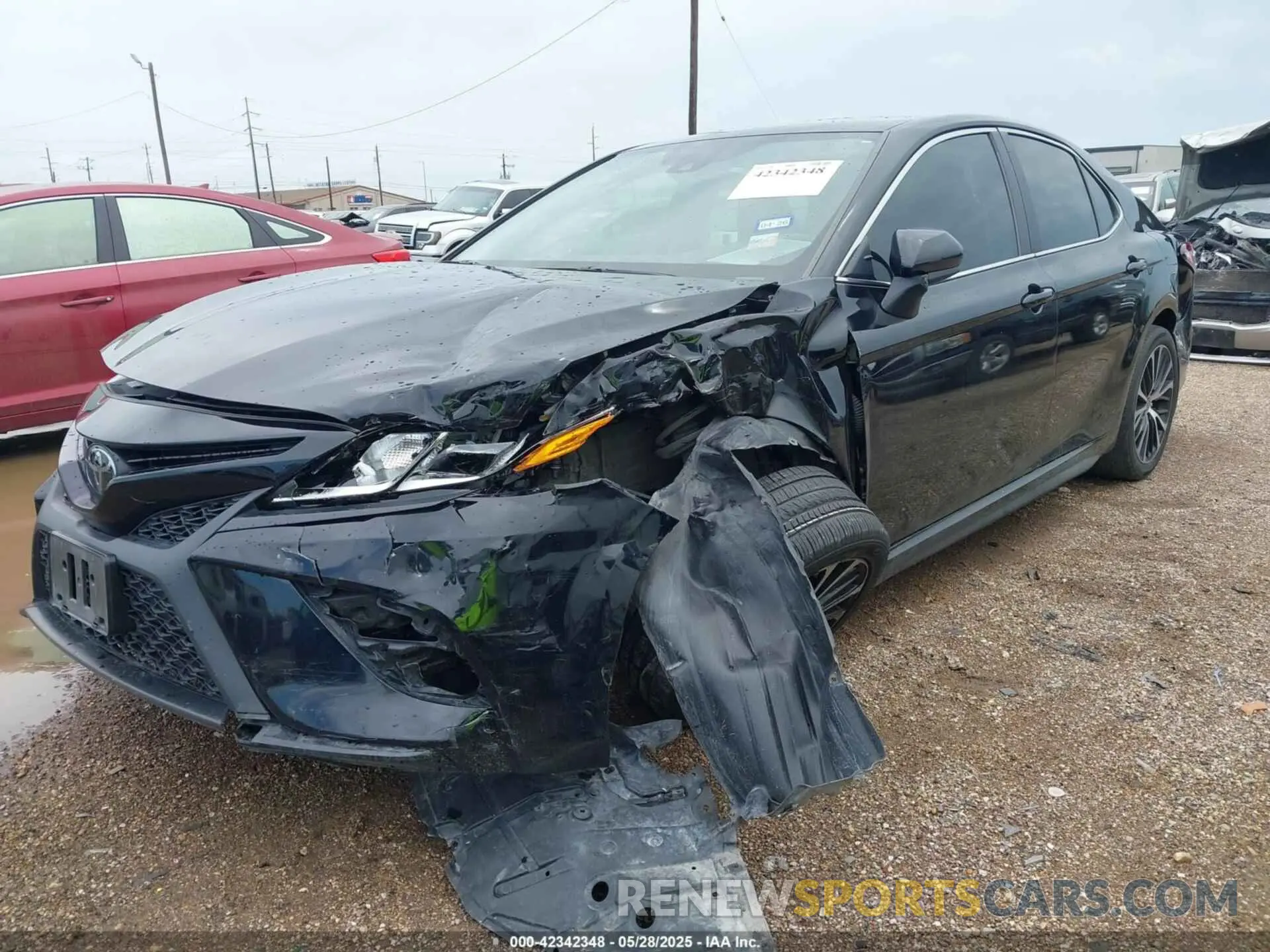 2 Photograph of a damaged car 4T1G11AK2LU975285 TOYOTA CAMRY 2020