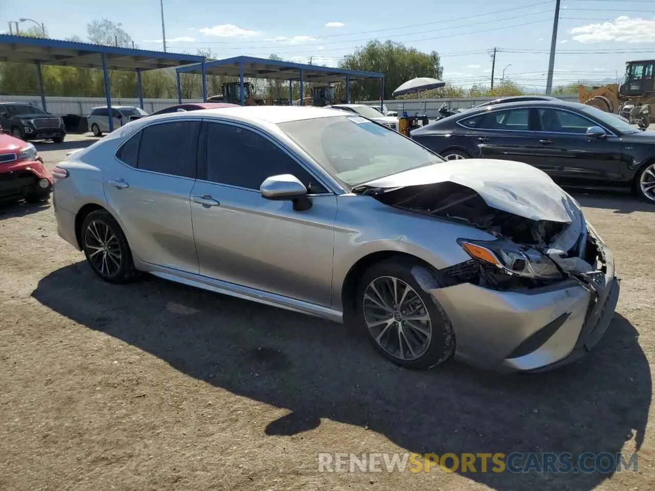 4 Photograph of a damaged car 4T1G11AK2LU975464 TOYOTA CAMRY 2020