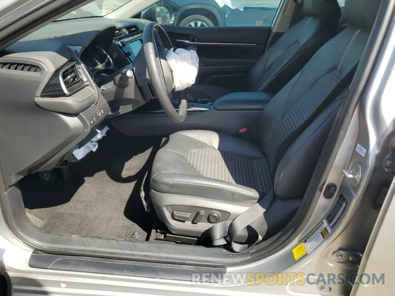7 Photograph of a damaged car 4T1G11AK2LU975464 TOYOTA CAMRY 2020