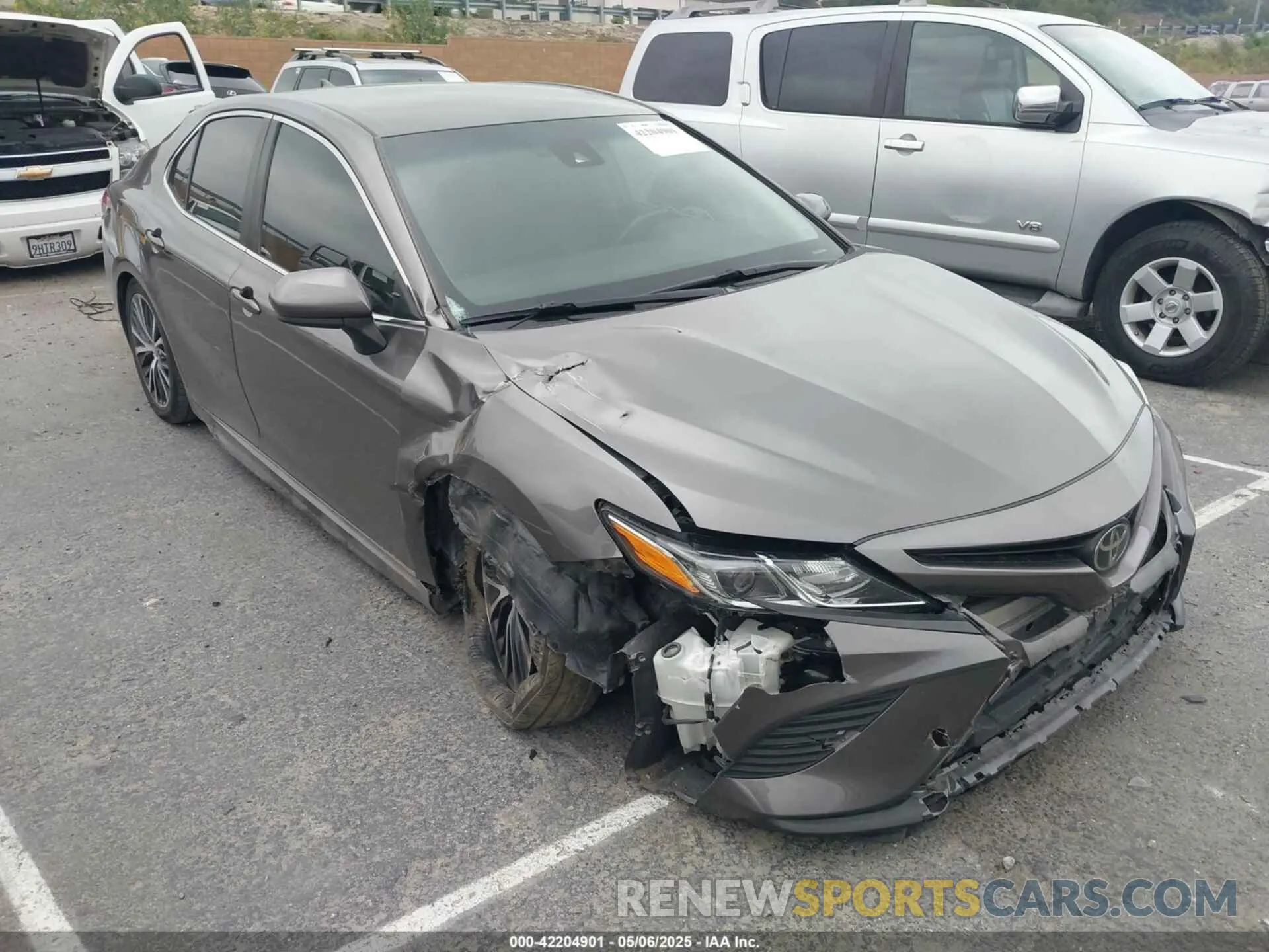 1 Photograph of a damaged car 4T1G11AK2LU989218 TOYOTA CAMRY 2020