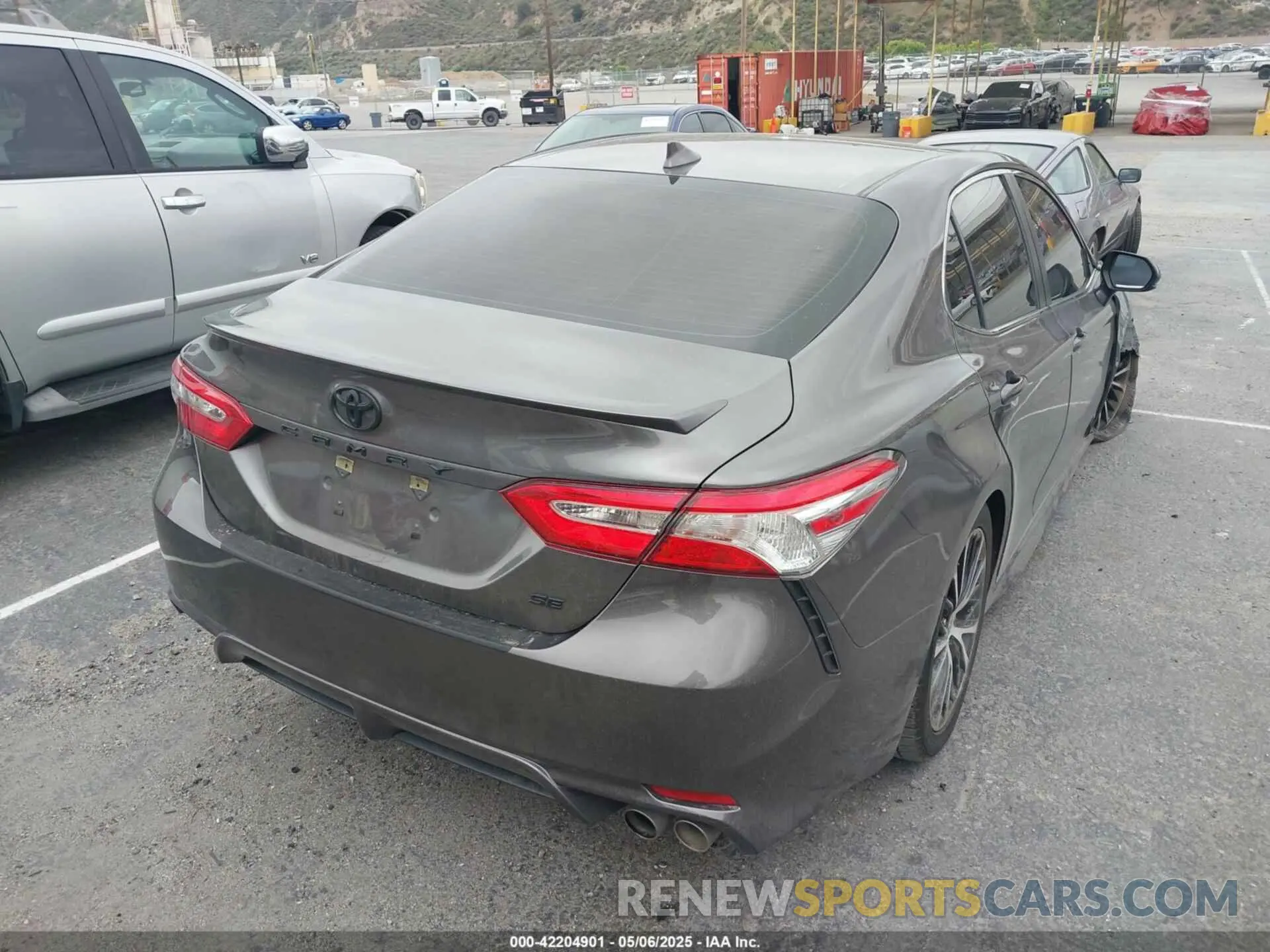 4 Photograph of a damaged car 4T1G11AK2LU989218 TOYOTA CAMRY 2020