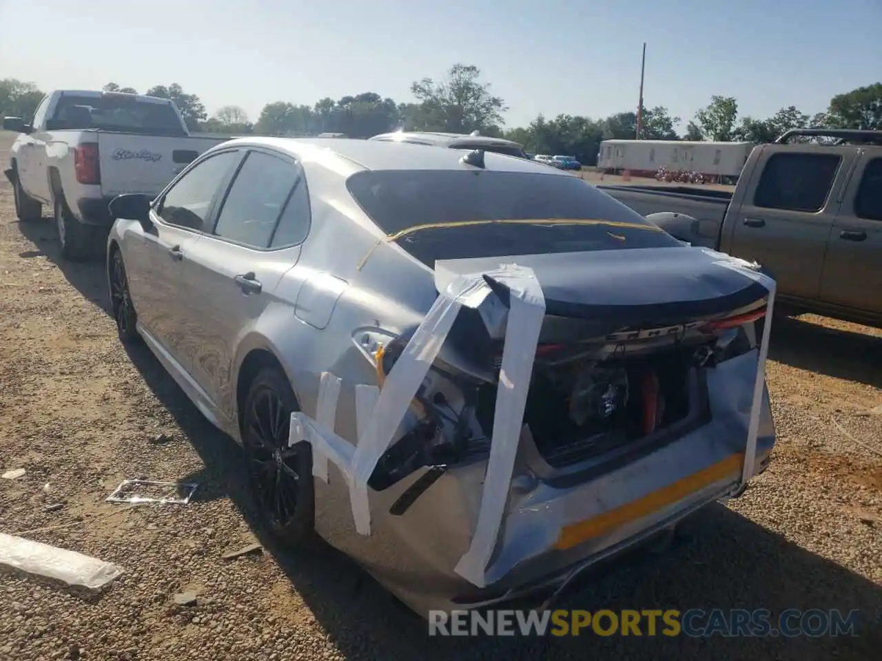 3 Photograph of a damaged car 4T1G11AK3LU302781 TOYOTA CAMRY 2020