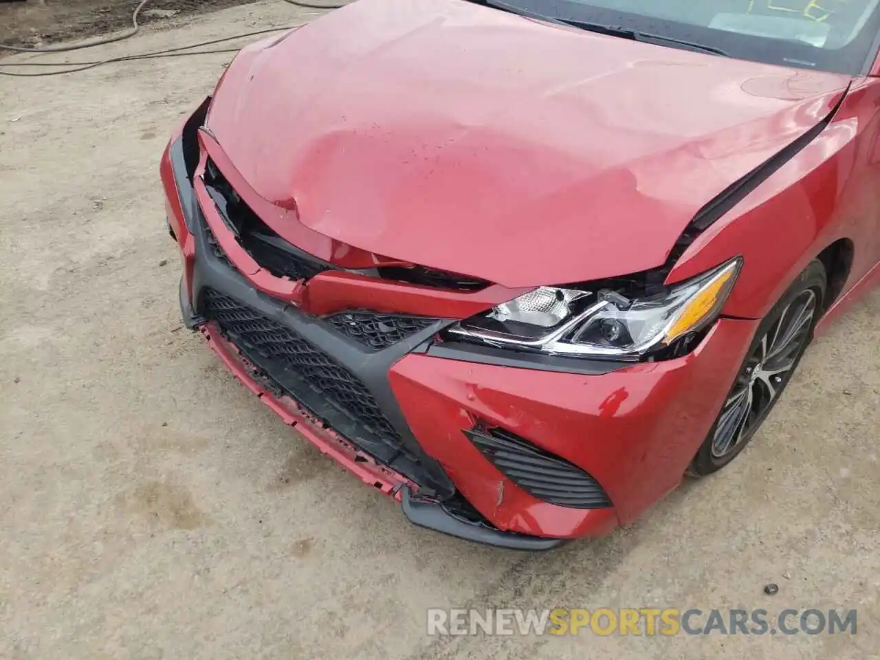 9 Photograph of a damaged car 4T1G11AK3LU306555 TOYOTA CAMRY 2020