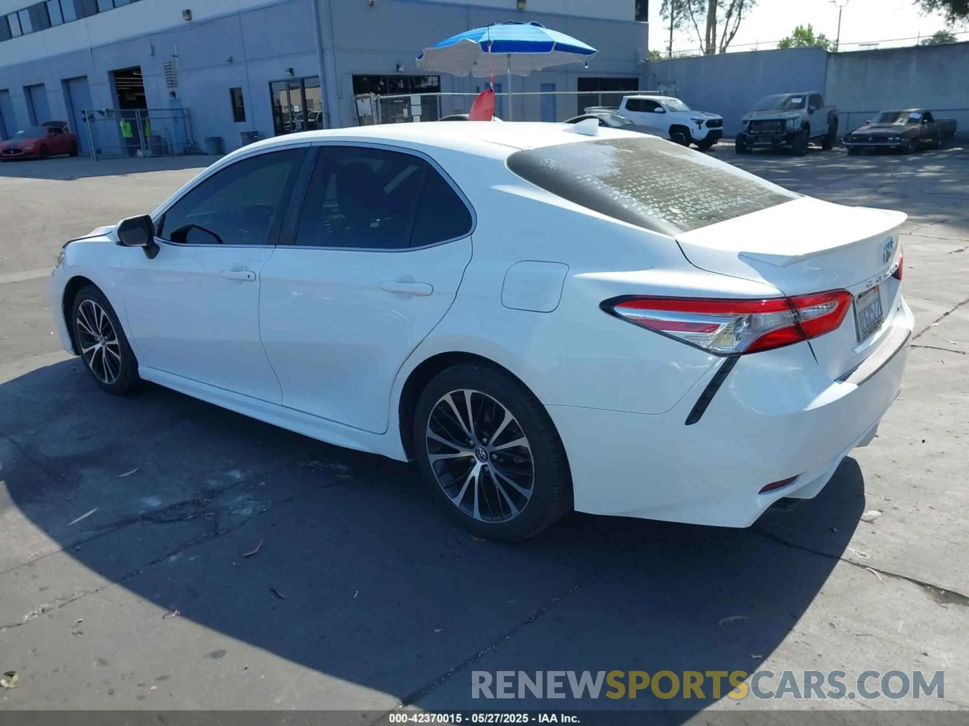 3 Photograph of a damaged car 4T1G11AK3LU312906 TOYOTA CAMRY 2020