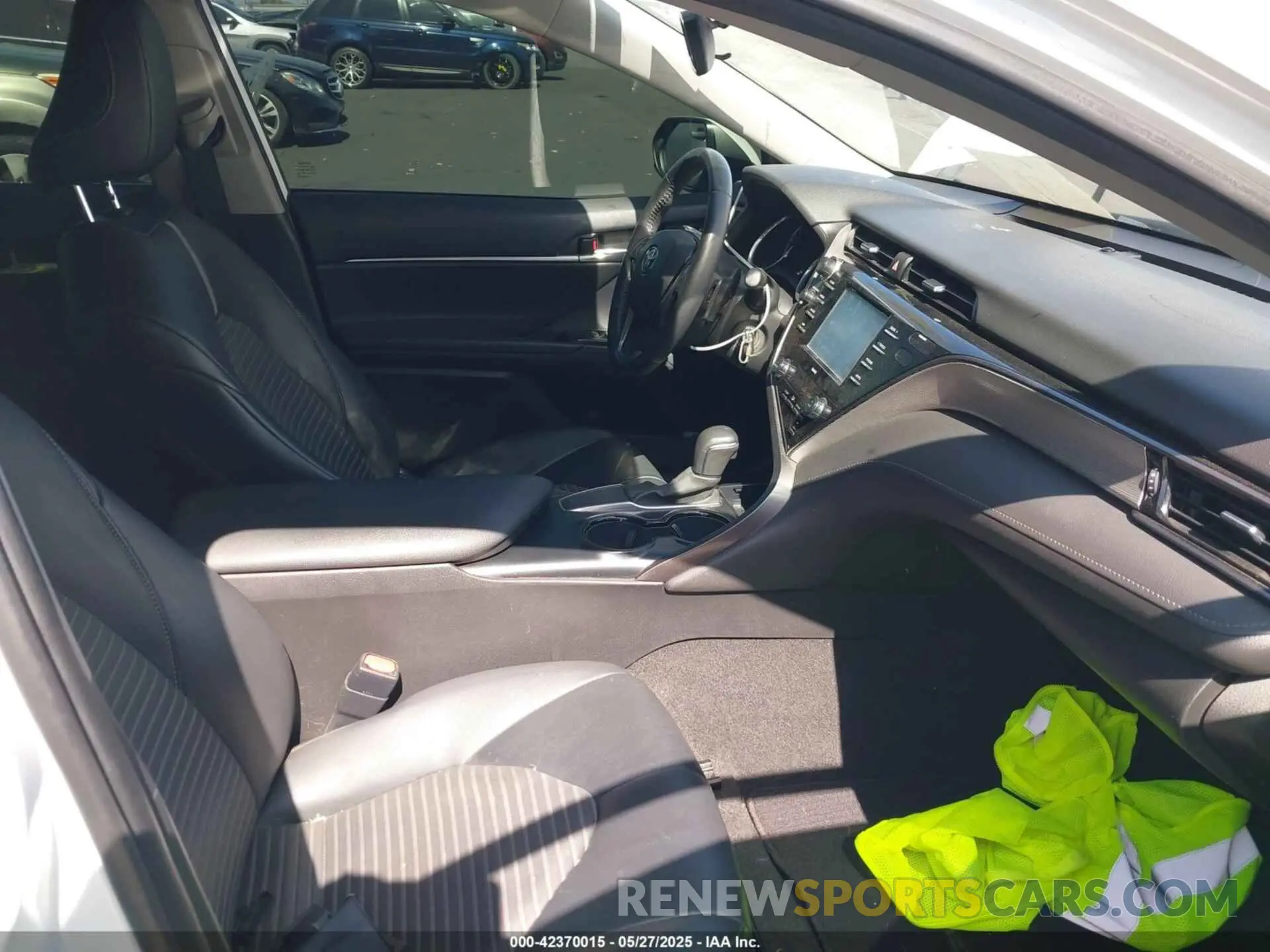 5 Photograph of a damaged car 4T1G11AK3LU312906 TOYOTA CAMRY 2020