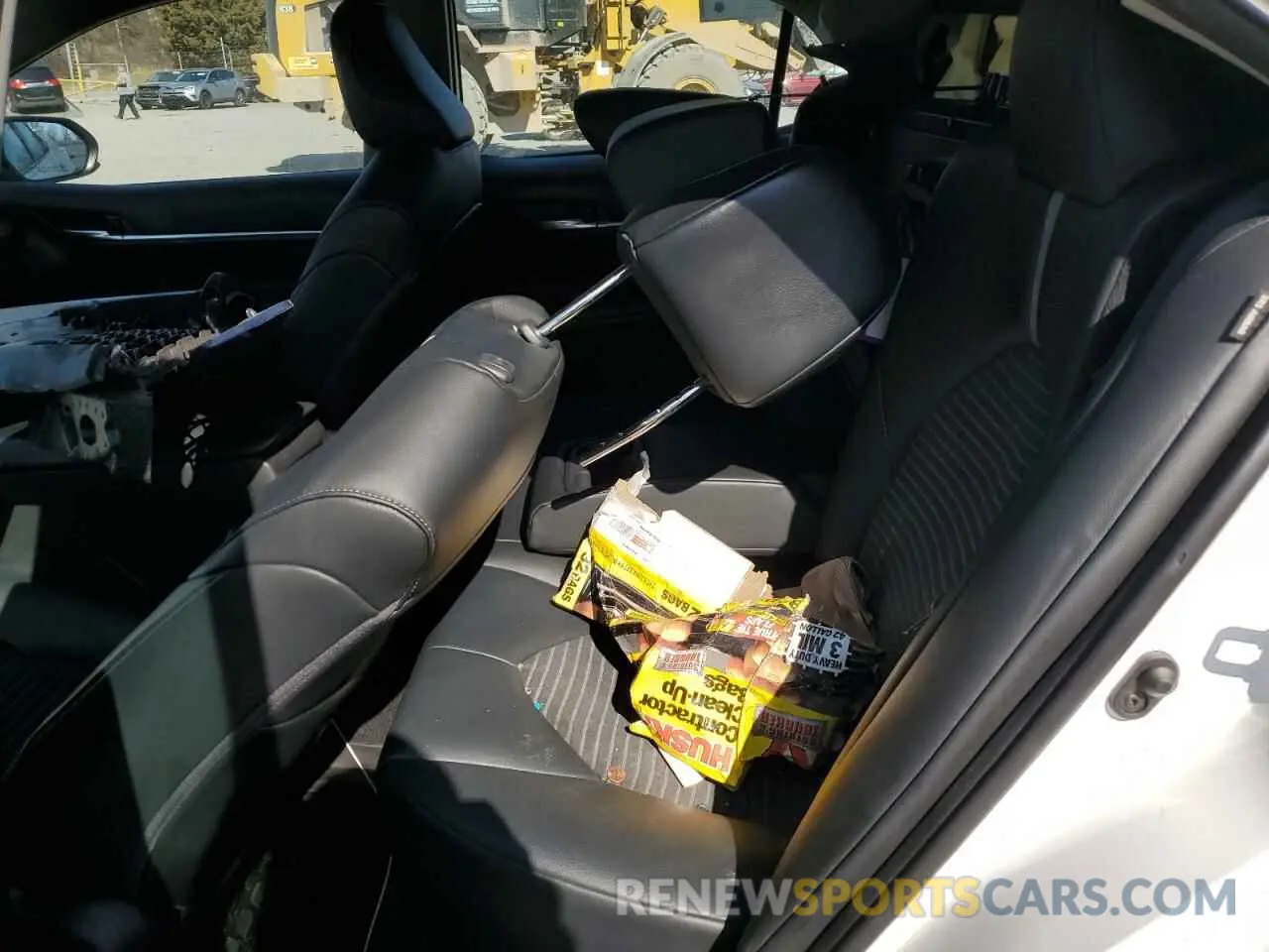 11 Photograph of a damaged car 4T1G11AK3LU315627 TOYOTA CAMRY 2020