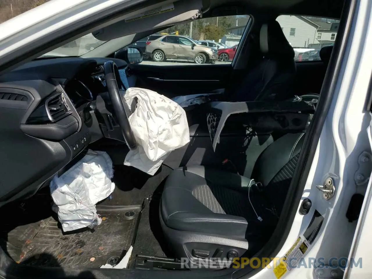 7 Photograph of a damaged car 4T1G11AK3LU315627 TOYOTA CAMRY 2020