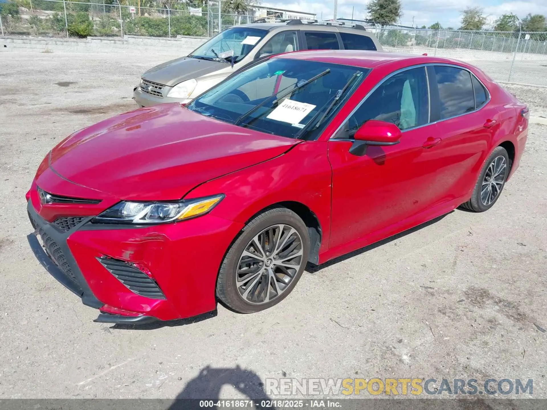 2 Photograph of a damaged car 4T1G11AK3LU316020 TOYOTA CAMRY 2020