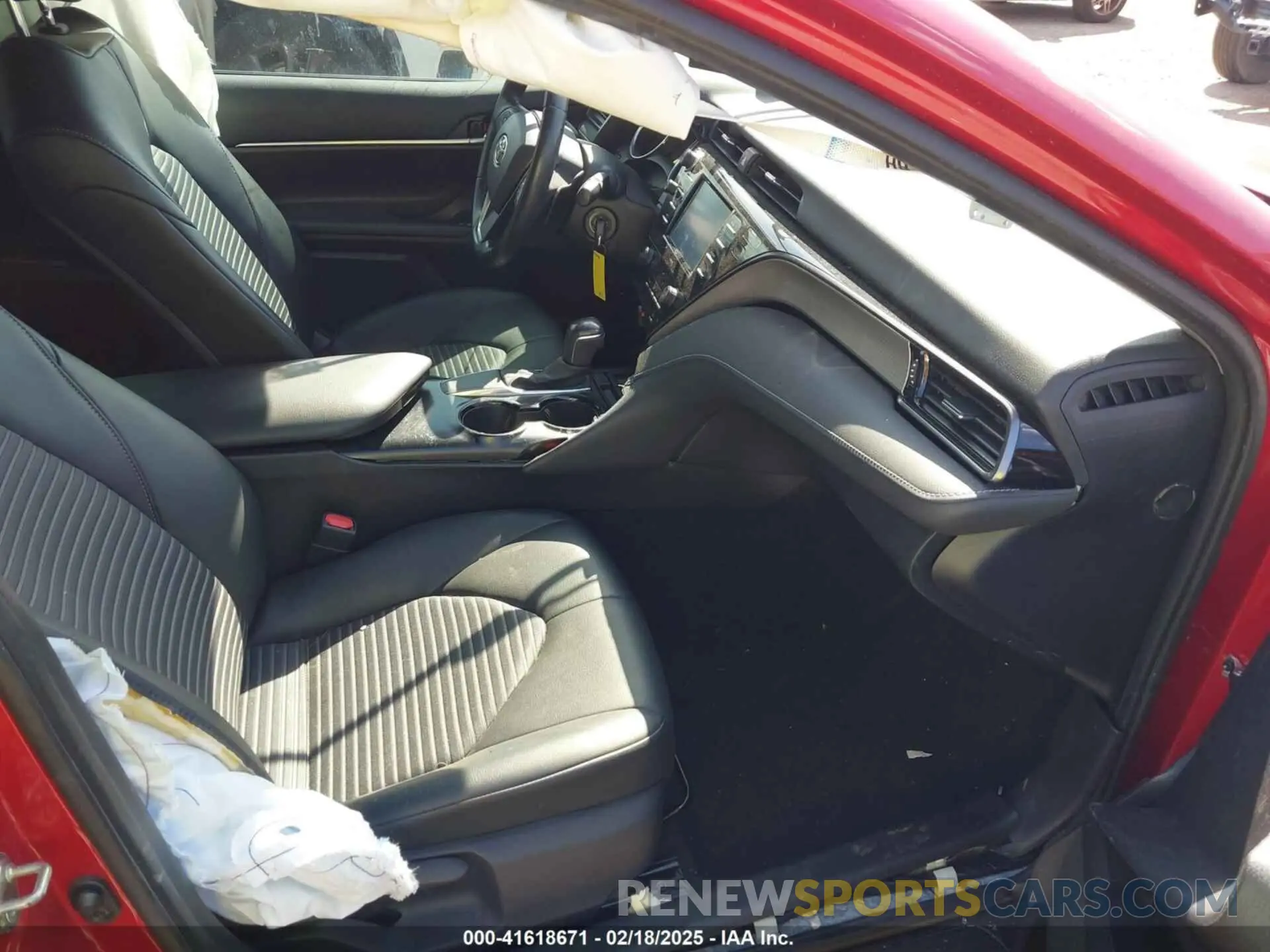 5 Photograph of a damaged car 4T1G11AK3LU316020 TOYOTA CAMRY 2020