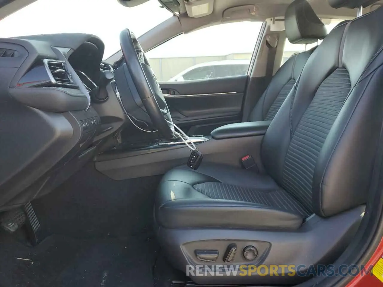 7 Photograph of a damaged car 4T1G11AK3LU329558 TOYOTA CAMRY 2020