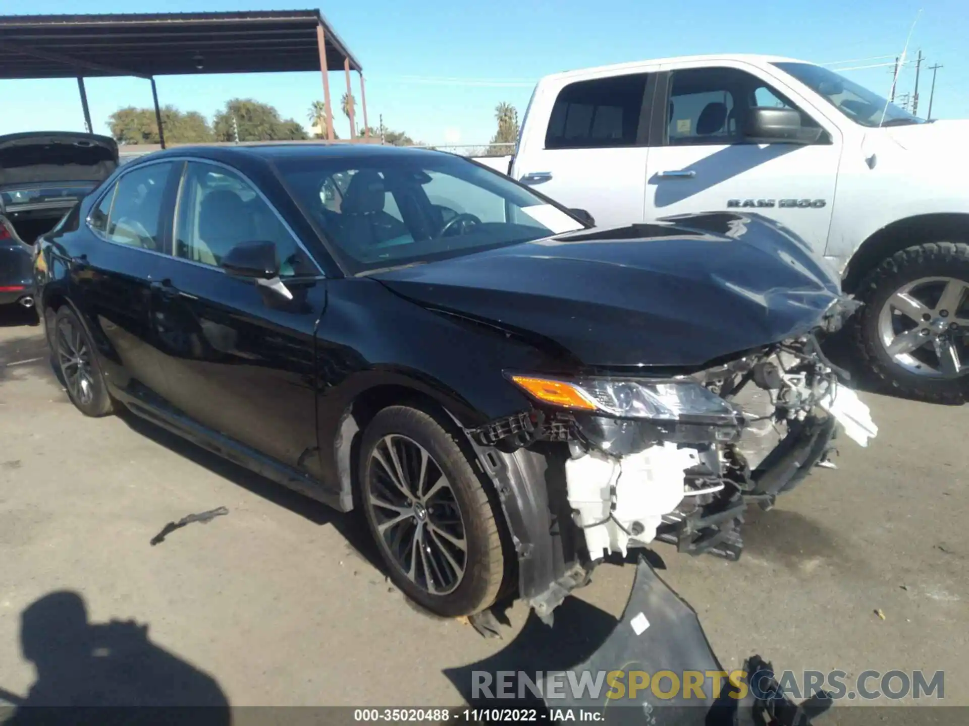 1 Photograph of a damaged car 4T1G11AK3LU338650 TOYOTA CAMRY 2020