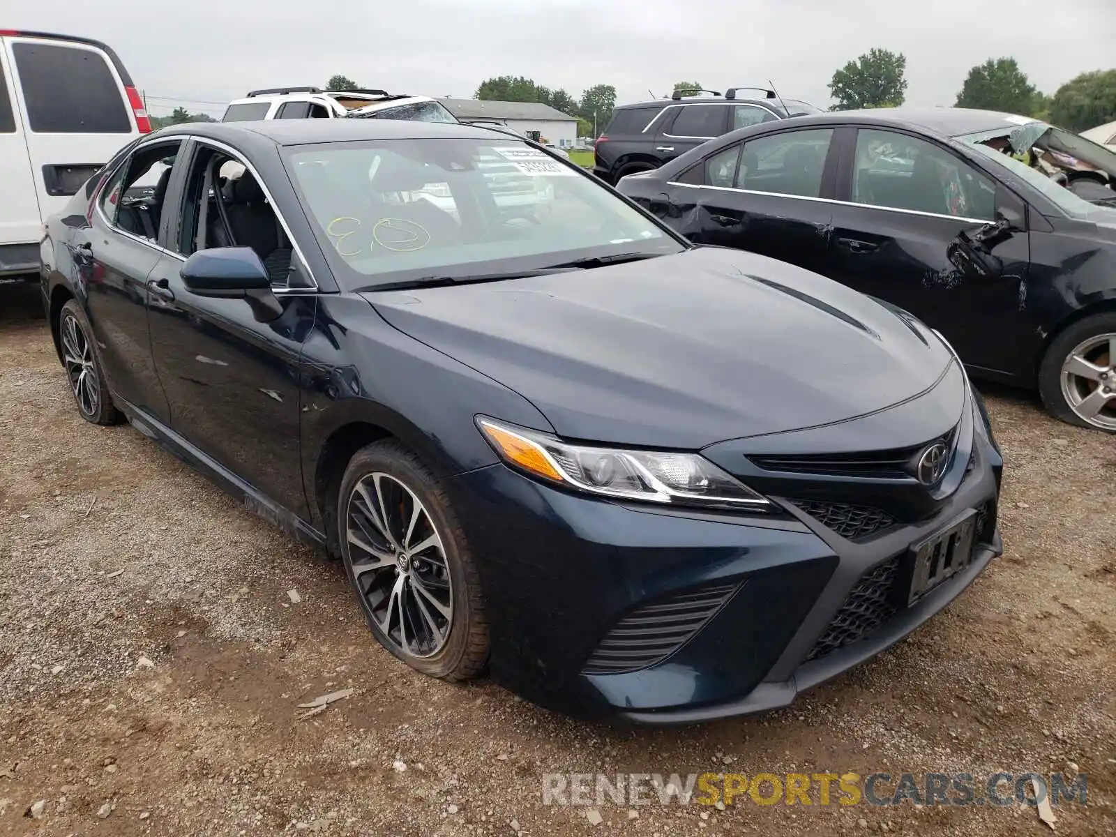 1 Photograph of a damaged car 4T1G11AK3LU341967 TOYOTA CAMRY 2020