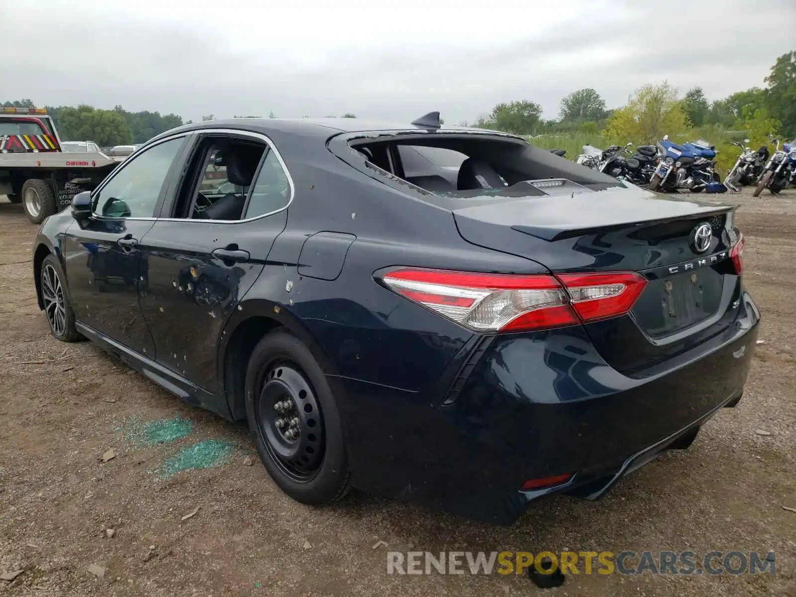 4 Photograph of a damaged car 4T1G11AK3LU341967 TOYOTA CAMRY 2020