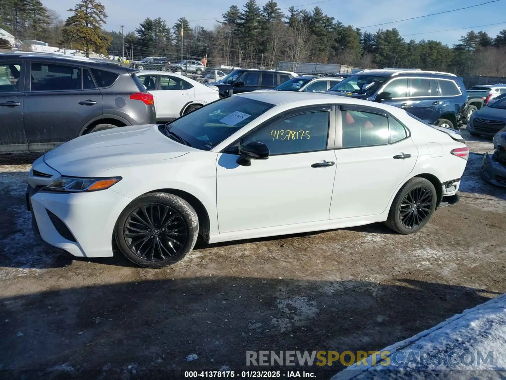 14 Photograph of a damaged car 4T1G11AK3LU348286 TOYOTA CAMRY 2020