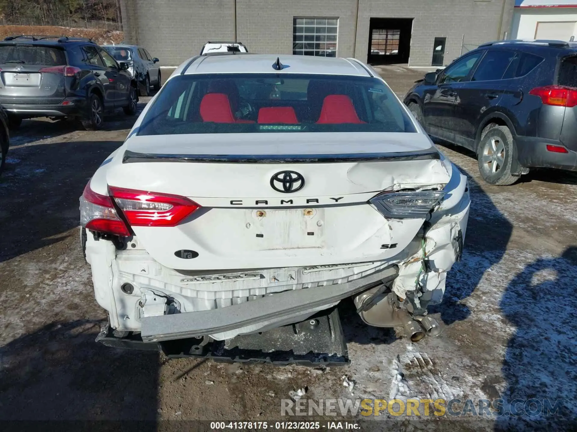 16 Photograph of a damaged car 4T1G11AK3LU348286 TOYOTA CAMRY 2020