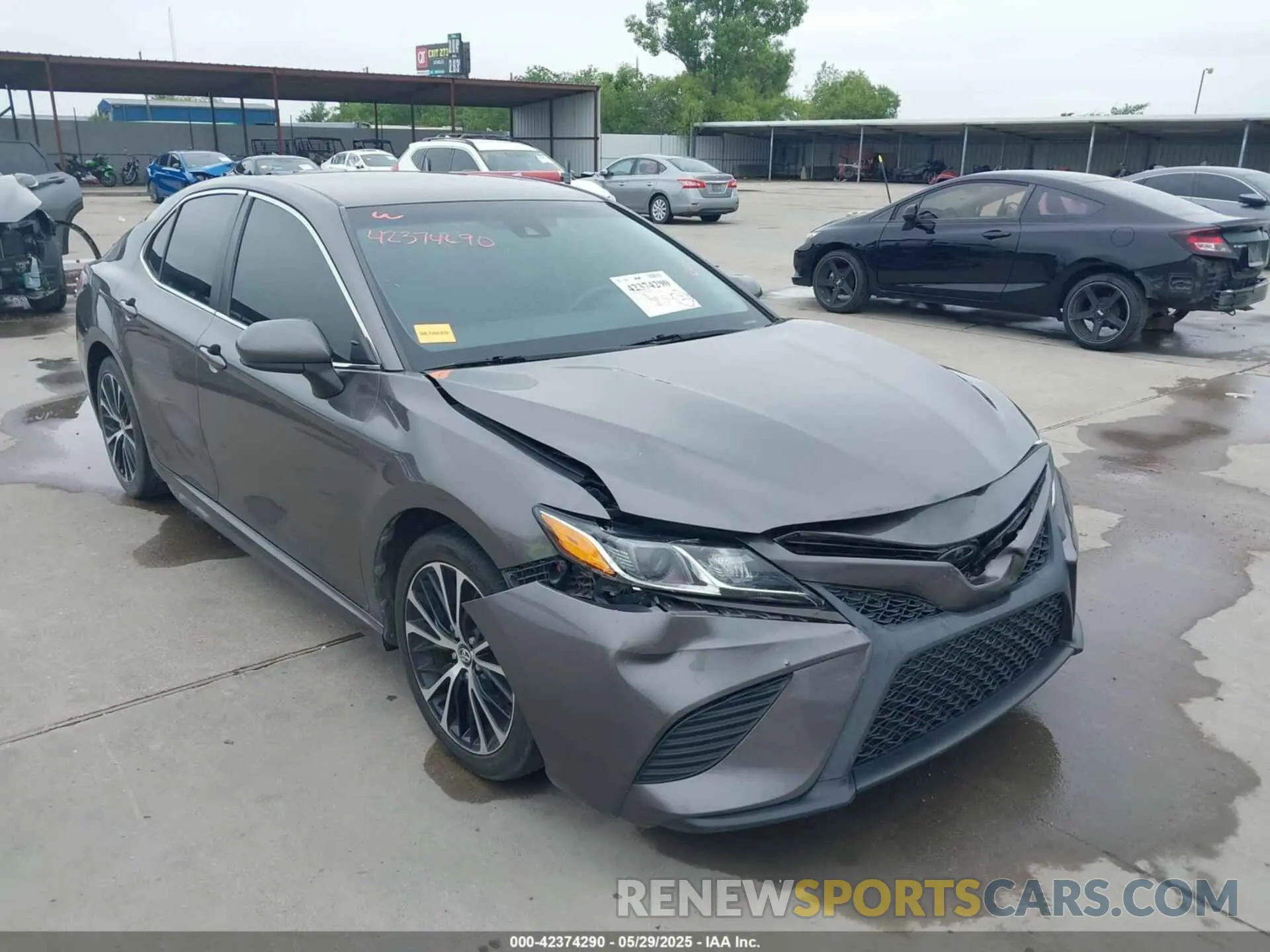 1 Photograph of a damaged car 4T1G11AK3LU349972 TOYOTA CAMRY 2020