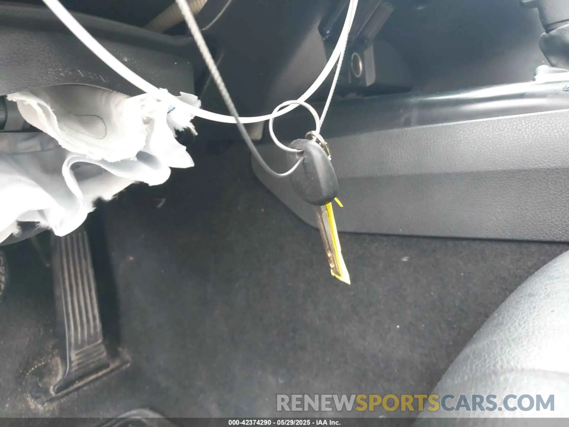 11 Photograph of a damaged car 4T1G11AK3LU349972 TOYOTA CAMRY 2020