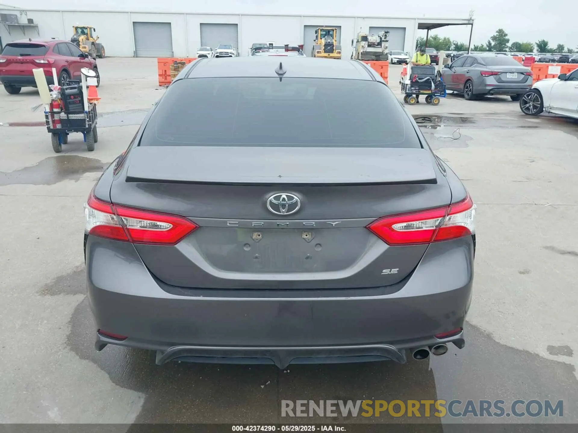16 Photograph of a damaged car 4T1G11AK3LU349972 TOYOTA CAMRY 2020