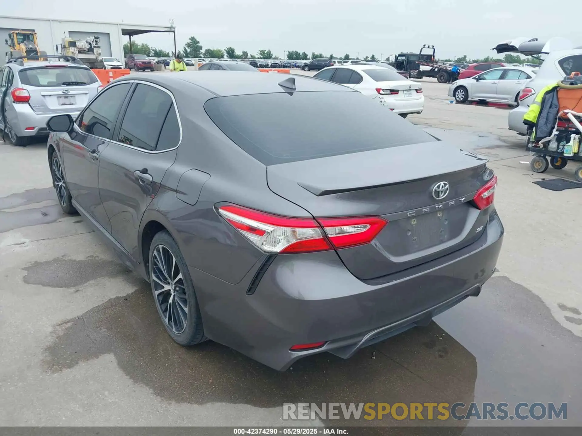 3 Photograph of a damaged car 4T1G11AK3LU349972 TOYOTA CAMRY 2020