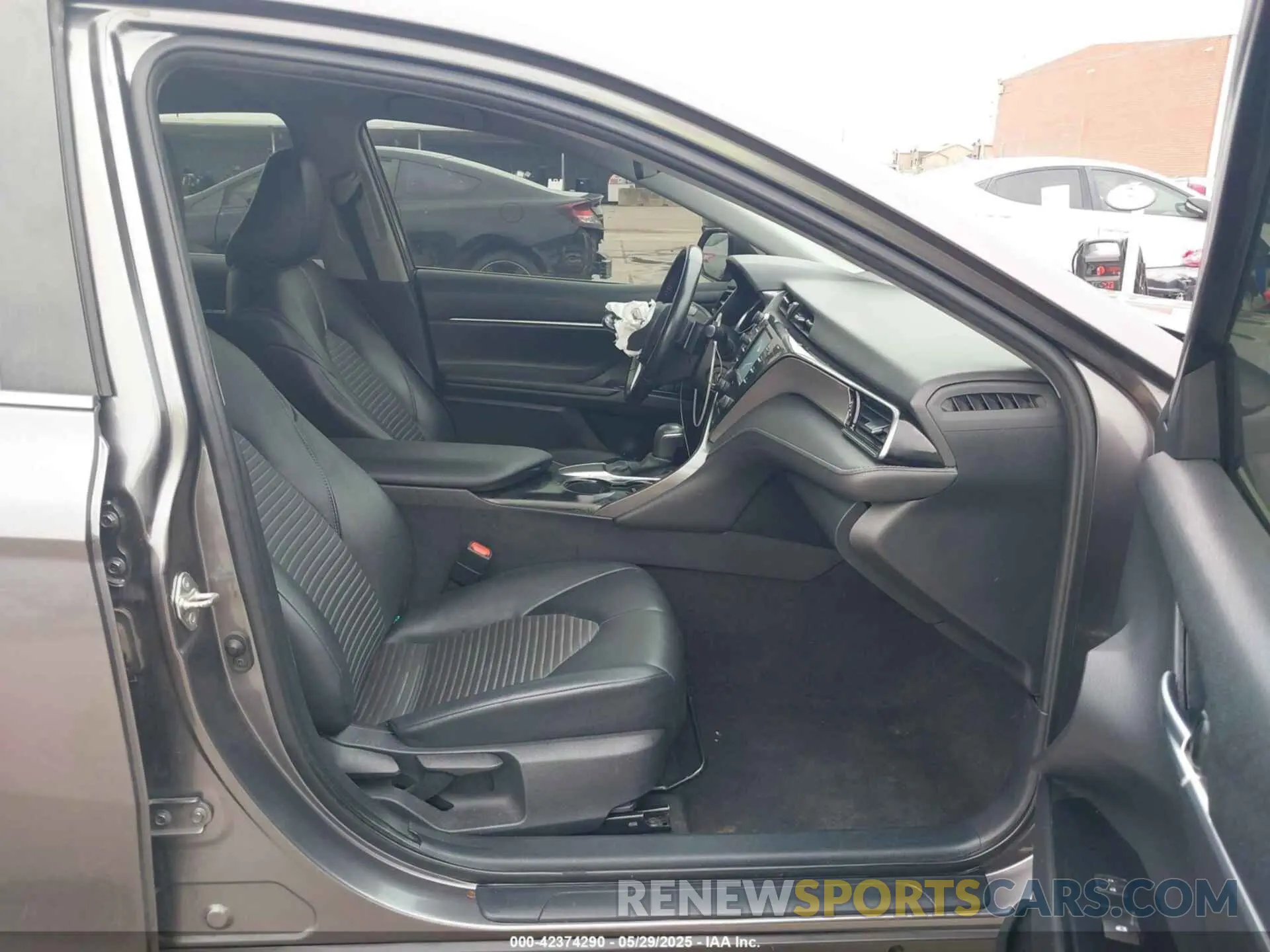 5 Photograph of a damaged car 4T1G11AK3LU349972 TOYOTA CAMRY 2020