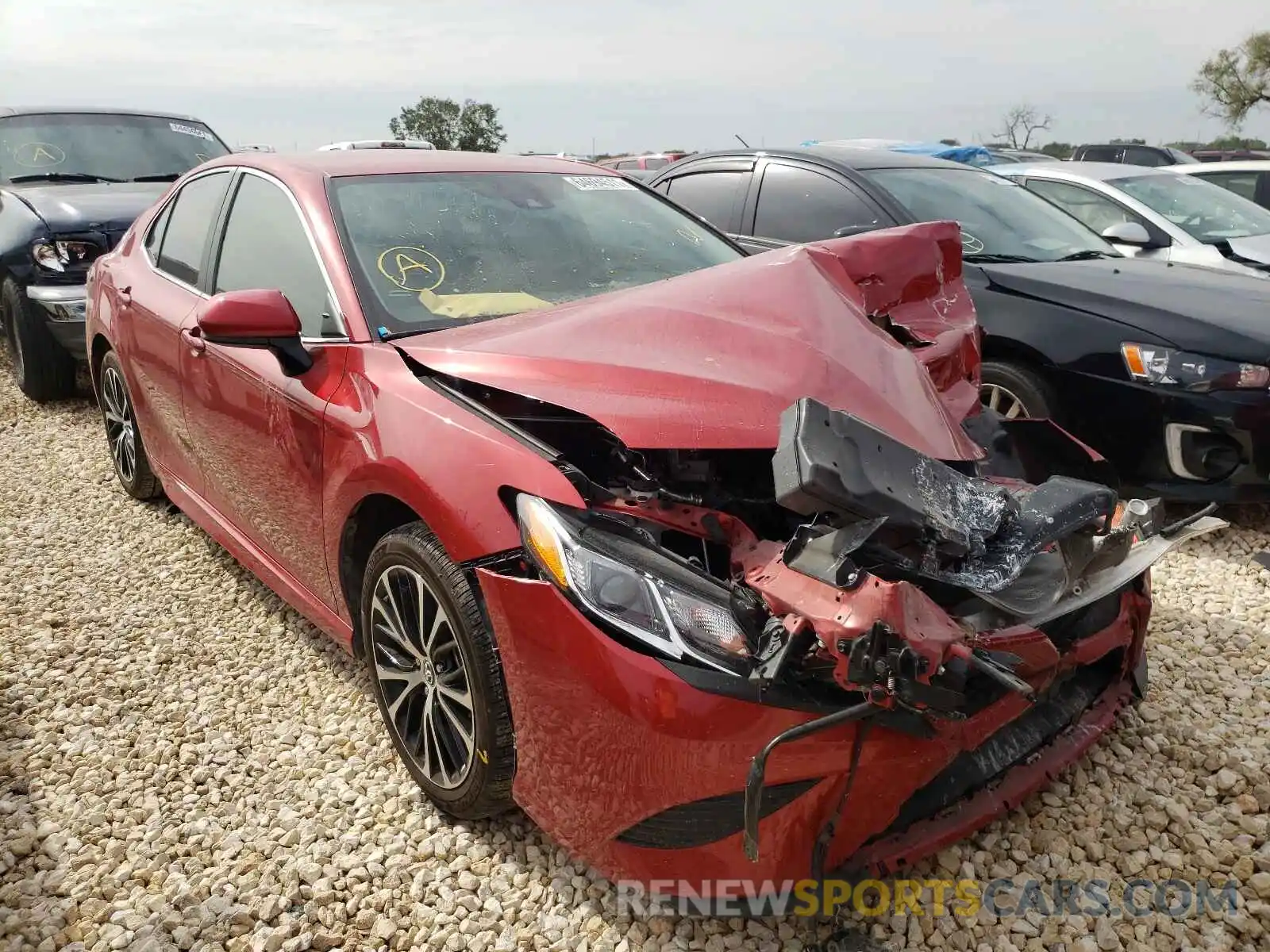 1 Photograph of a damaged car 4T1G11AK3LU353889 TOYOTA CAMRY 2020