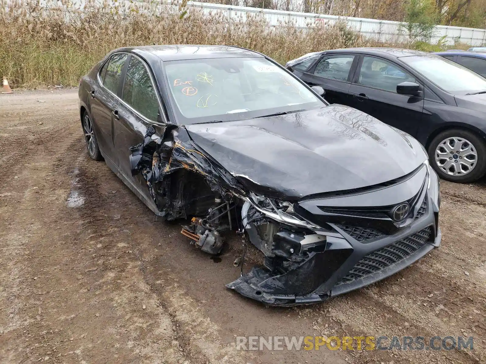 1 Photograph of a damaged car 4T1G11AK3LU359031 TOYOTA CAMRY 2020