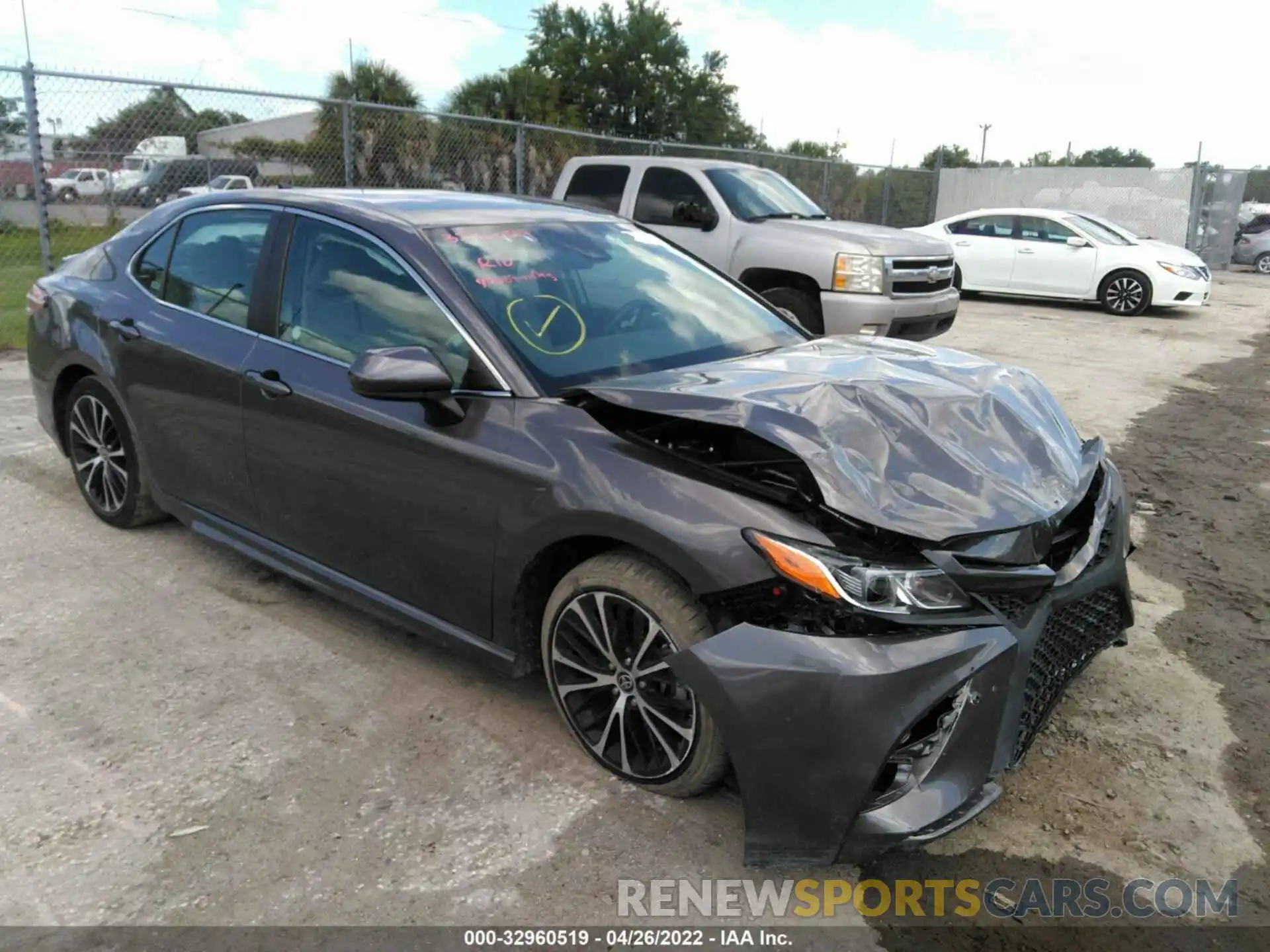 1 Photograph of a damaged car 4T1G11AK3LU359336 TOYOTA CAMRY 2020