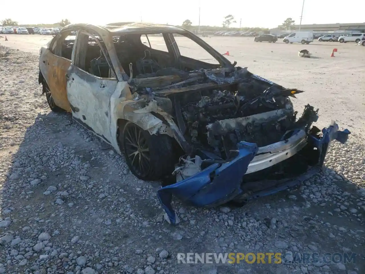 1 Photograph of a damaged car 4T1G11AK3LU375682 TOYOTA CAMRY 2020