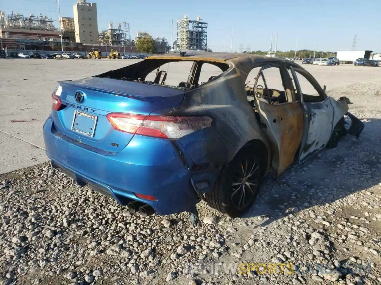 4 Photograph of a damaged car 4T1G11AK3LU375682 TOYOTA CAMRY 2020