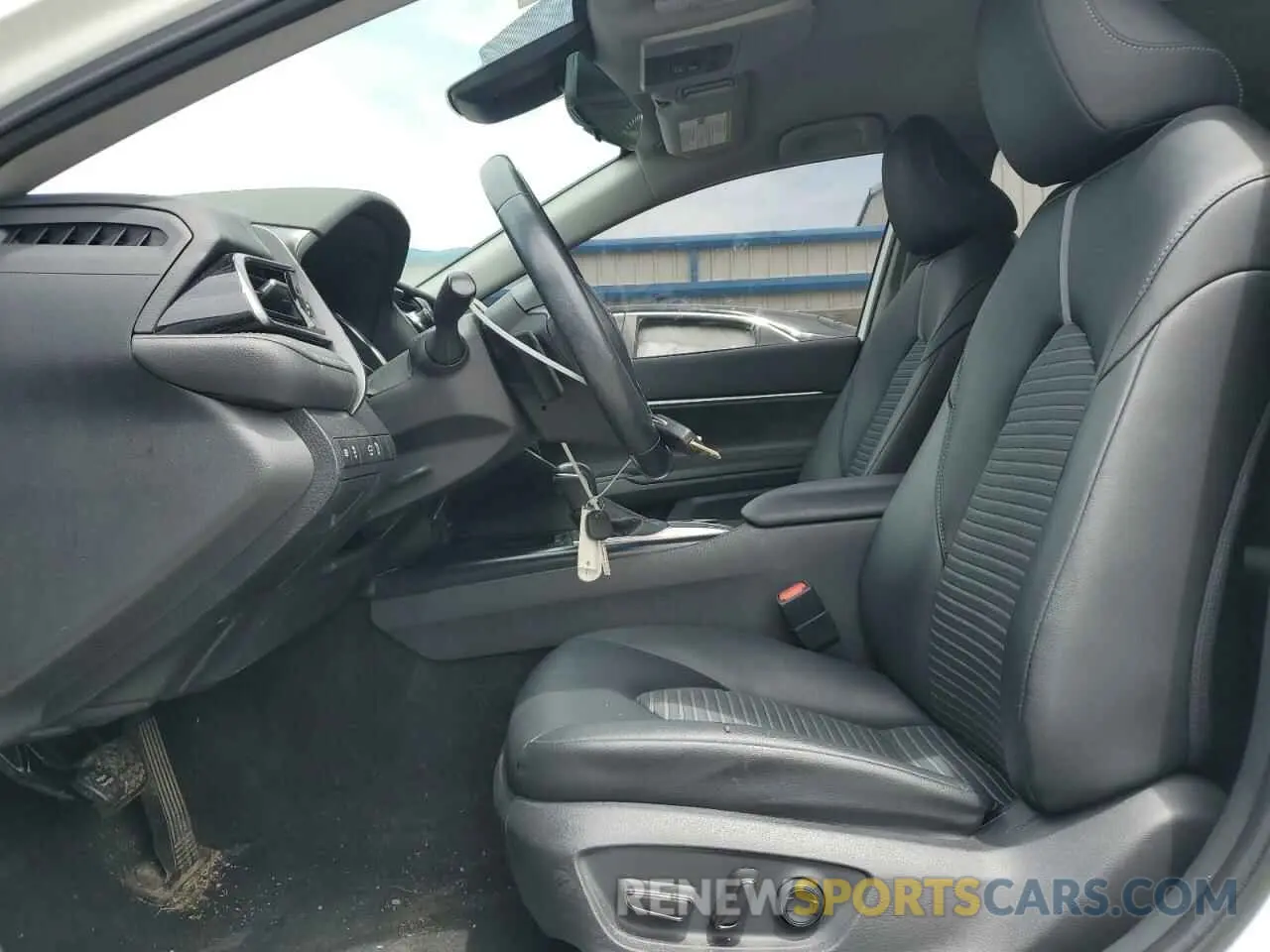 7 Photograph of a damaged car 4T1G11AK3LU398816 TOYOTA CAMRY 2020