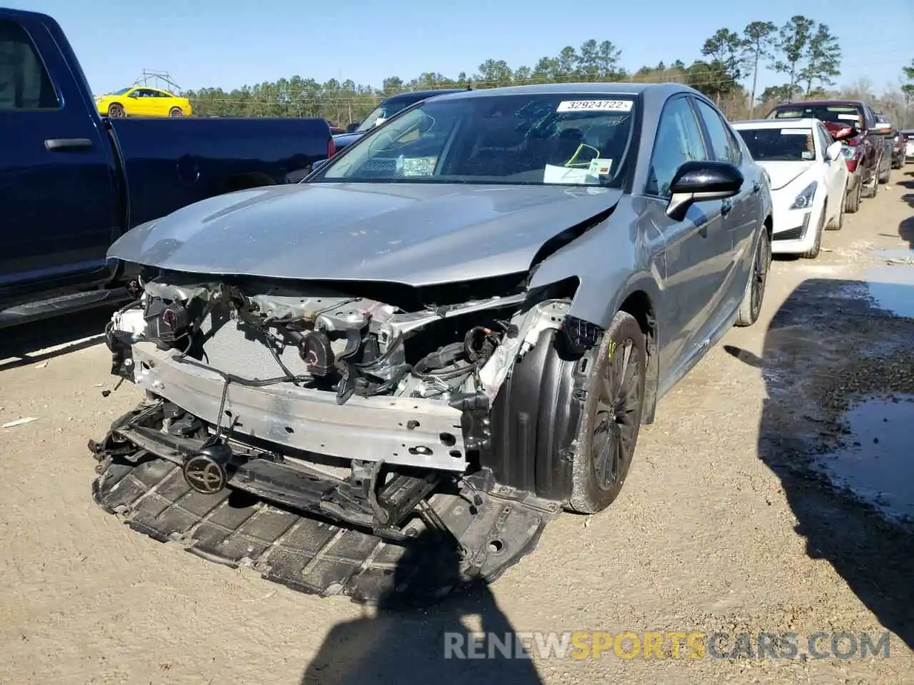 2 Photograph of a damaged car 4T1G11AK3LU400063 TOYOTA CAMRY 2020