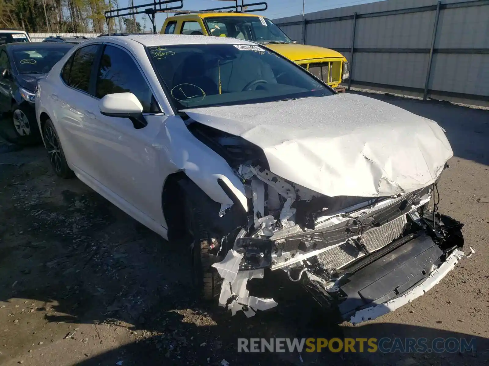 1 Photograph of a damaged car 4T1G11AK3LU501698 TOYOTA CAMRY 2020