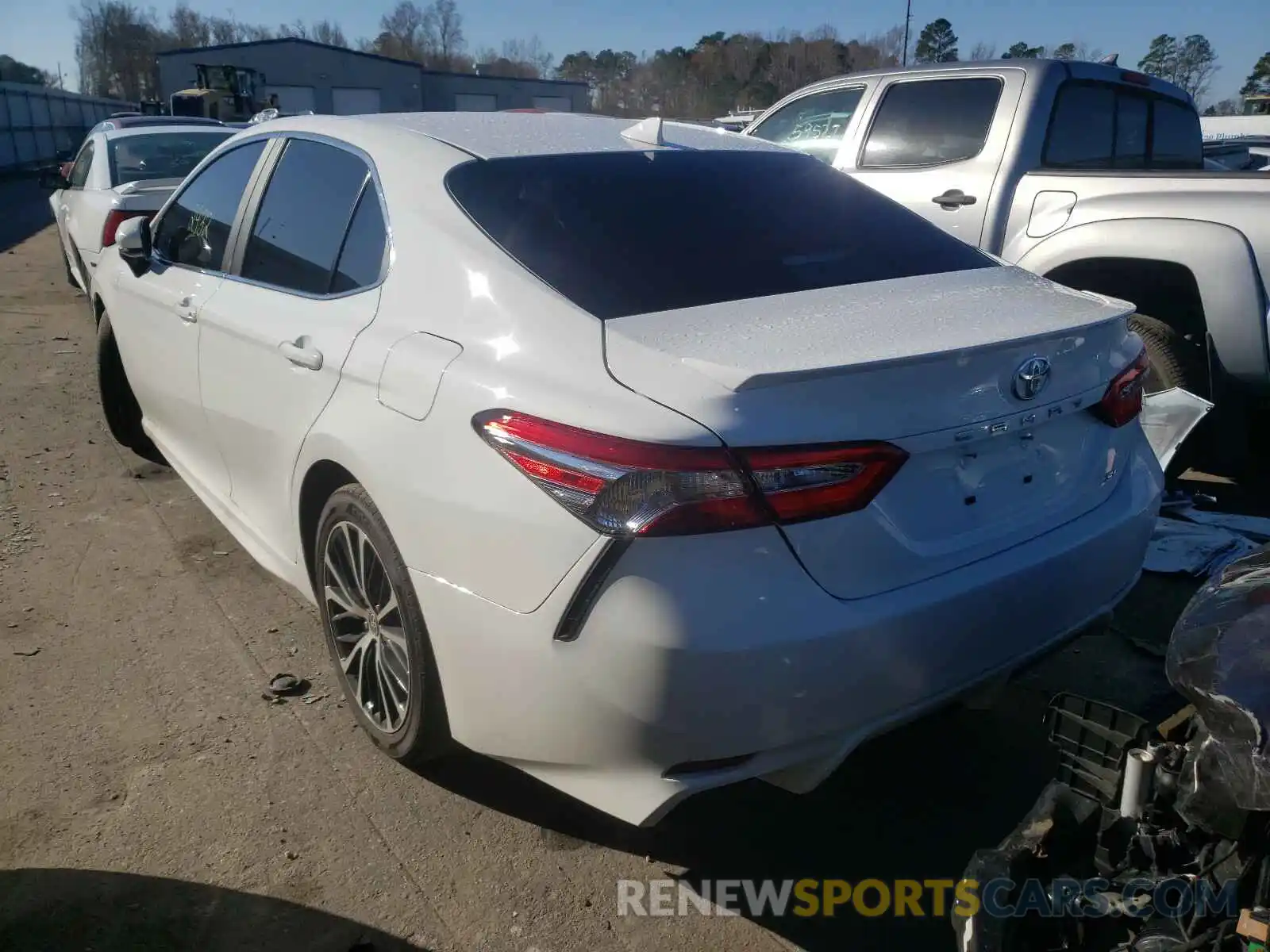 3 Photograph of a damaged car 4T1G11AK3LU501698 TOYOTA CAMRY 2020