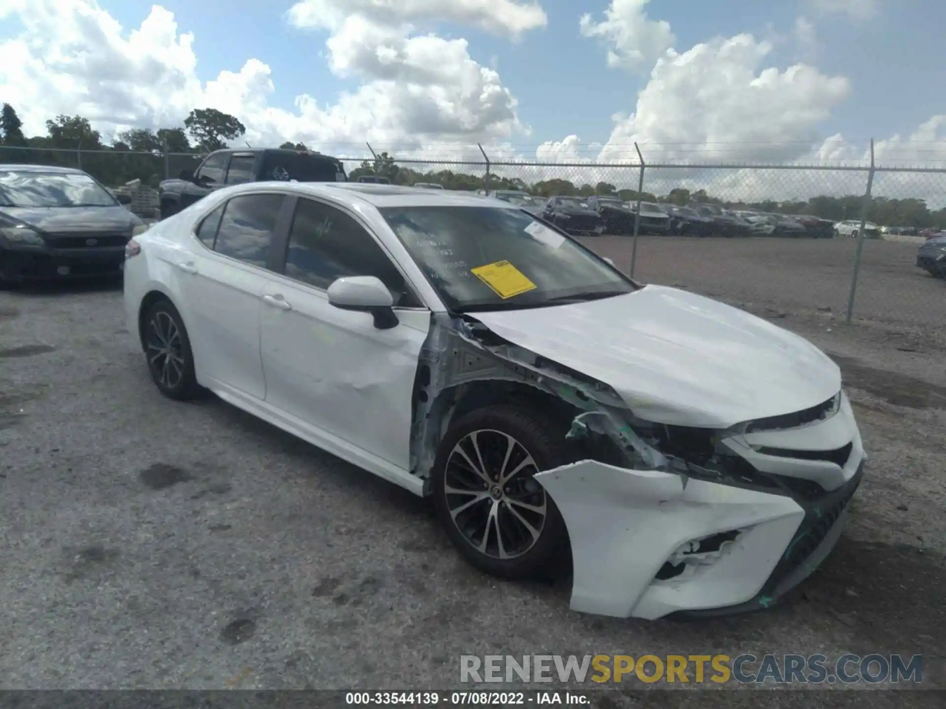 1 Photograph of a damaged car 4T1G11AK3LU501961 TOYOTA CAMRY 2020