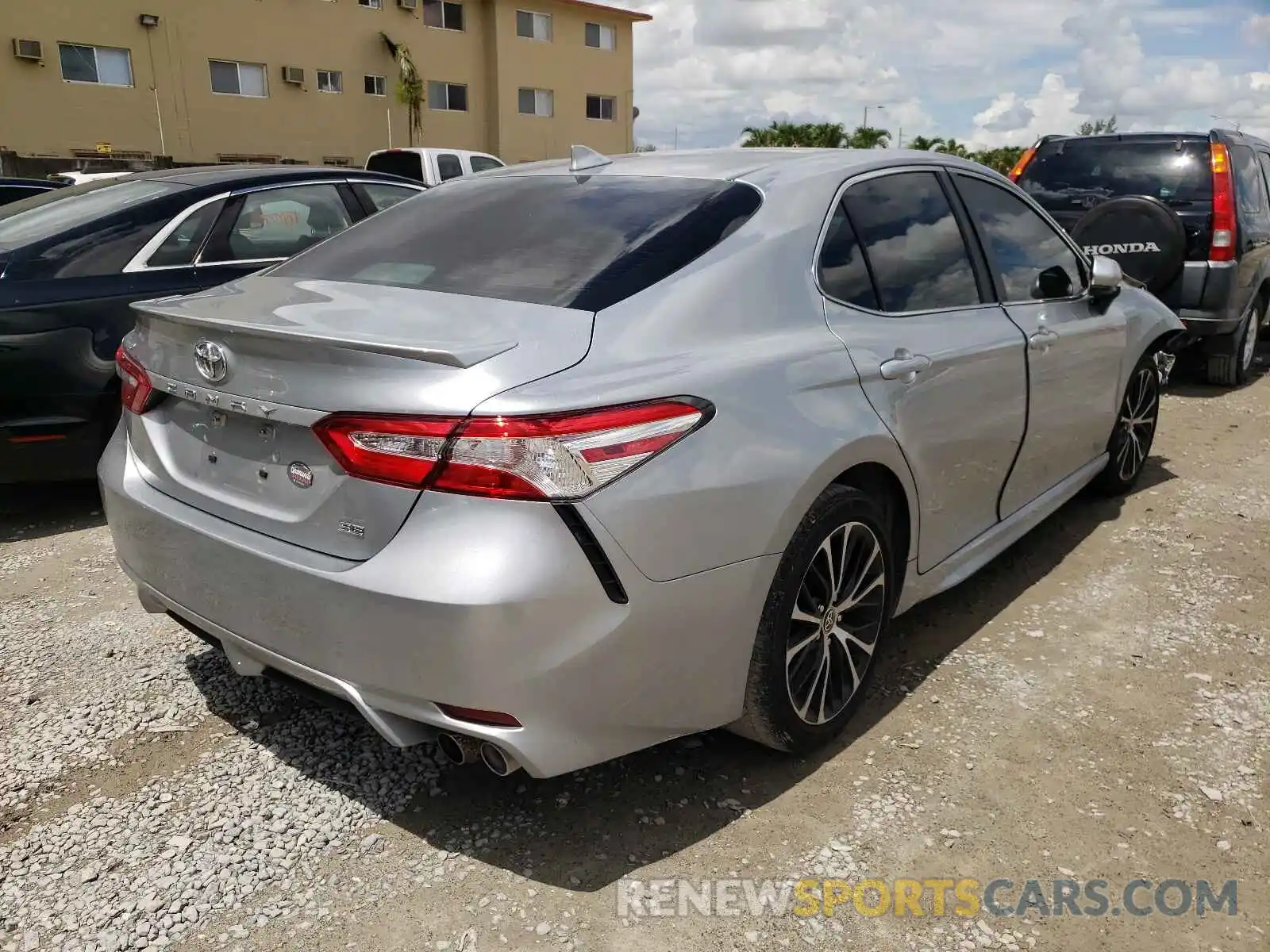 4 Photograph of a damaged car 4T1G11AK3LU507839 TOYOTA CAMRY 2020