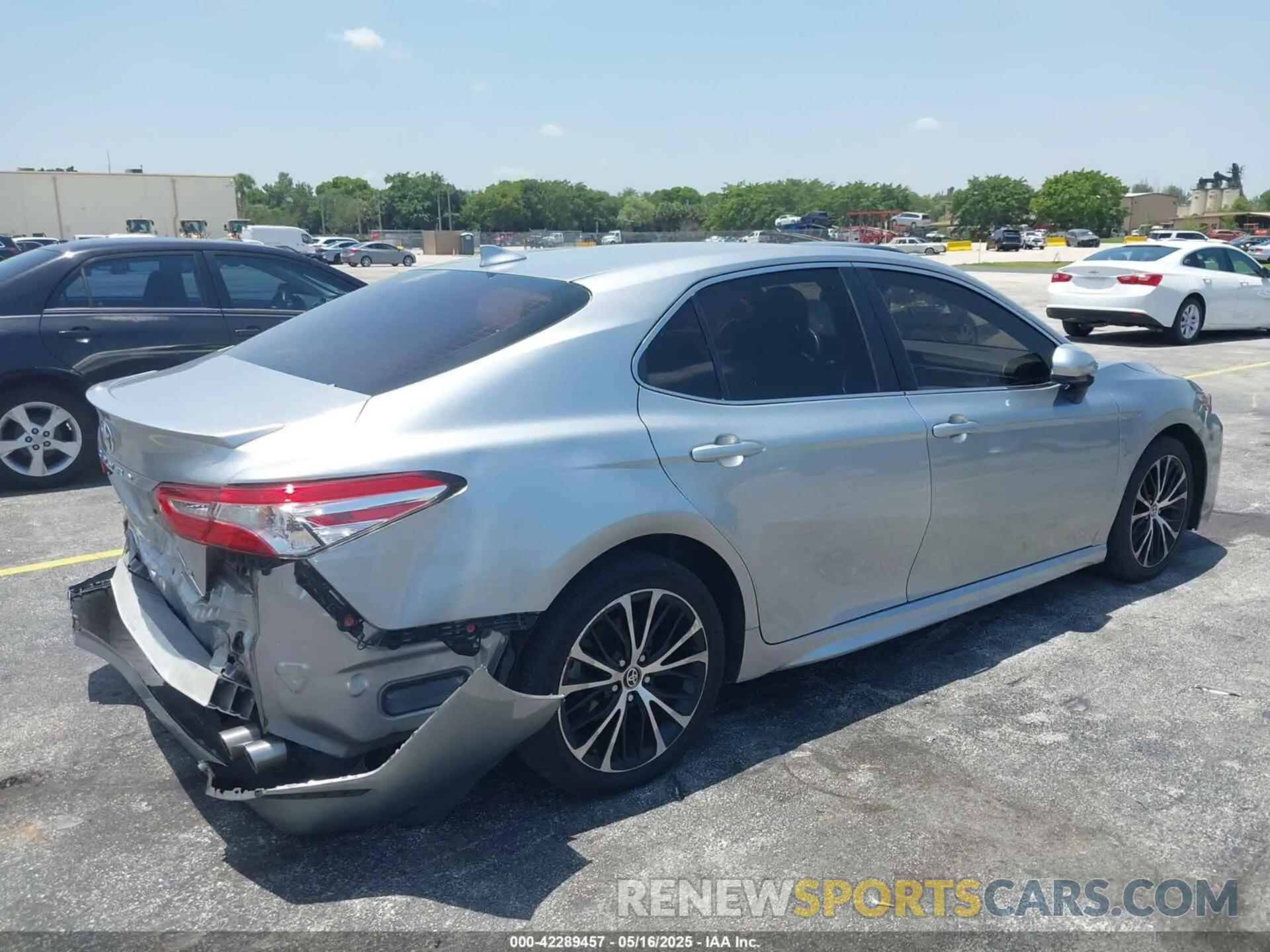 4 Photograph of a damaged car 4T1G11AK3LU509803 TOYOTA CAMRY 2020